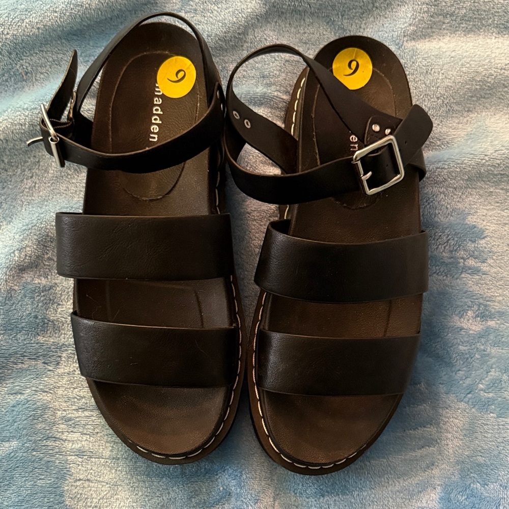 Black Sandals with Buckle Straps